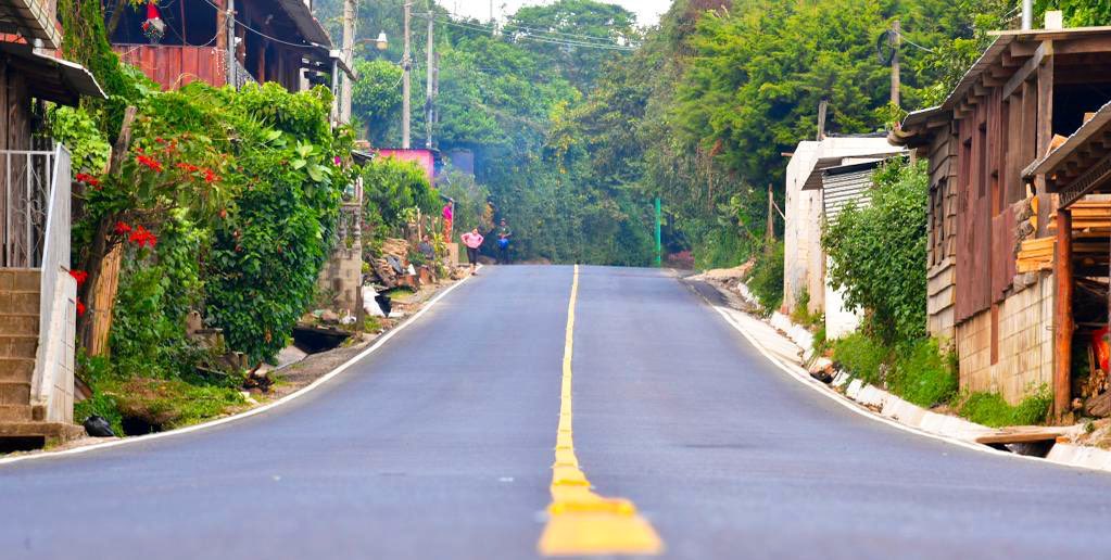 obras-publicas-rehabilita-13-kilometros-en-la-carretera-de-los-naranjos